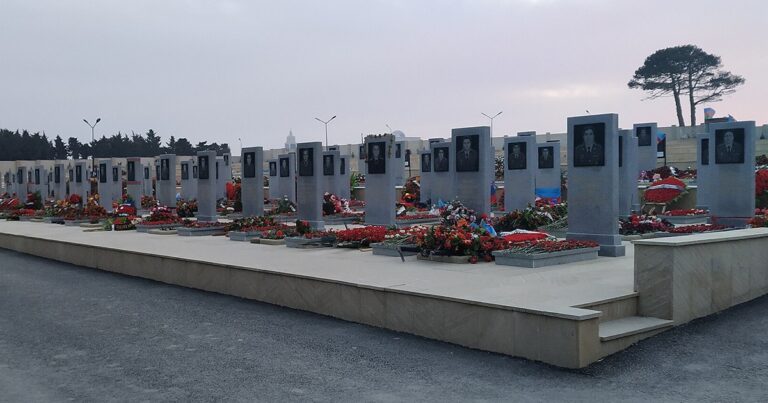 Vətən müharibəsinin ildönümü ilə əlaqədar Hərbi Memorial Məzarlığa ziyarət başlayıb Vətən müharibəsinin ildönümü ilə əlaqədar Hərbi Memorial Məzarlığa ziyarət başlayıb