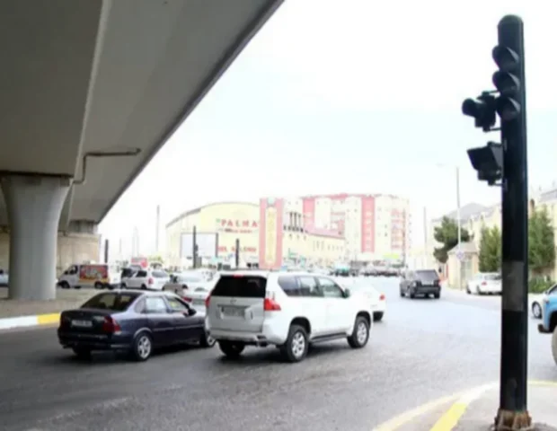 Sürücülər risk altındadırlar: Masazır dairəsi istiqamətində böyük TƏHLÜKƏ – VİDEO