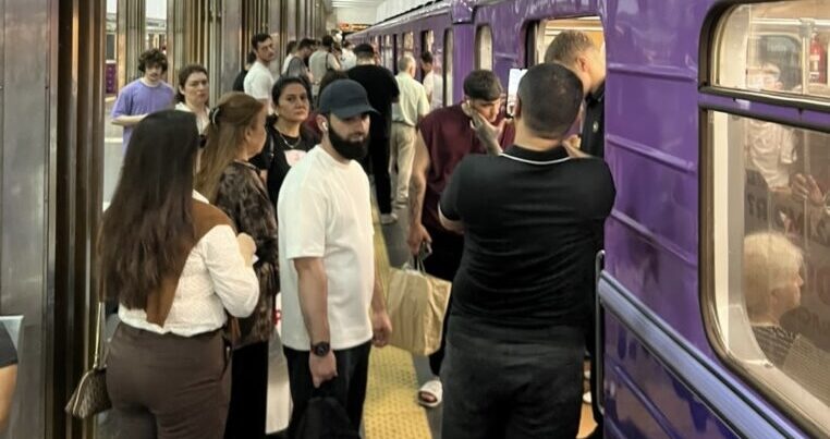 Bakı metrosunda nə baş verir? Yüzlərlə sərnişin qatarlarda qaldı – SƏBƏB AÇIQLANDI