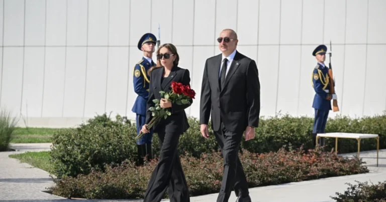 Prezident və birinci xanım Bakıdakı Zəfər parkında olub – FOTOLAR 