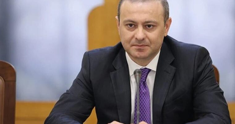 Paşinyanın işdən çıxartdığı məmura yeni vəzifə VERİLDİ Paşinyanın işdən çıxartdığı məmura yeni vəzifə VERİLDİ