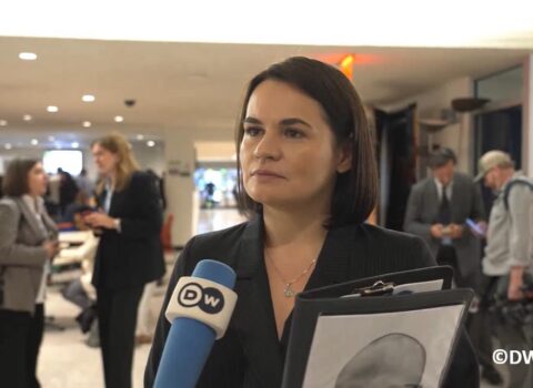 Tixanovskaya: ABŞ Lukaşenkonun hökuməti ilə ticarət etməməlidir