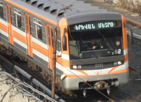İrəvan metrosunda böhran: Vaqon çatışmır, ventilyasiya işləmir…