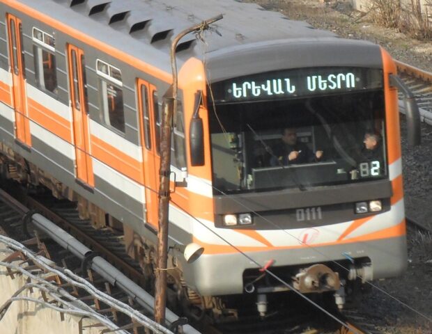 İrəvan metrosunda böhran: Vaqon çatışmır, ventilyasiya işləmir…