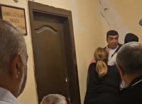 Vətəndaşlarla təhsil sektorunun əməkdaşı arasında dava ilə bağlı QURUMDAN AÇIQLAMA