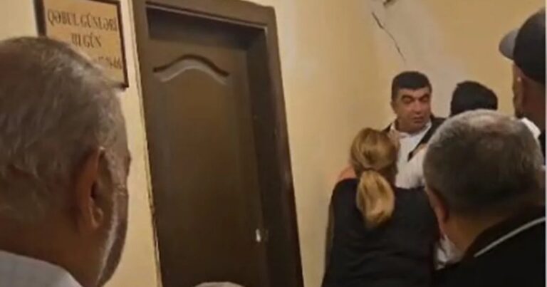 Vətəndaşlarla təhsil sektorunun əməkdaşı arasında dava ilə bağlı QURUMDAN AÇIQLAMA