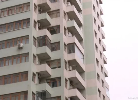 Bakıda eyni binada 60 min manatlıq FƏRQ: Səbəb nədir? – VİDEO