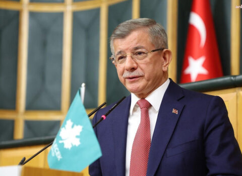 Əhməd Davudoğlu barəsində istintaq başladıldı