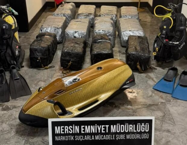 Türkiyə limanında böyük narkotik əməliyyatı: Gəmidən 350 kq kokain çıxdı