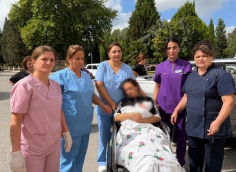Uşaq xəstəxananın həyətində dünyaya gəldi
