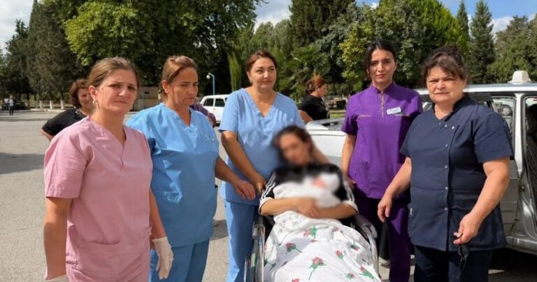 Uşaq xəstəxananın həyətində dünyaya gəldi