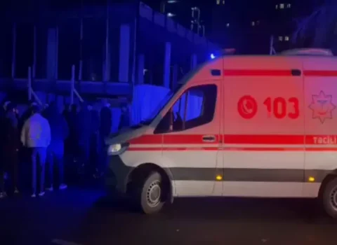 Bakıda qardaş və bacı bir-birini bıçaqladı