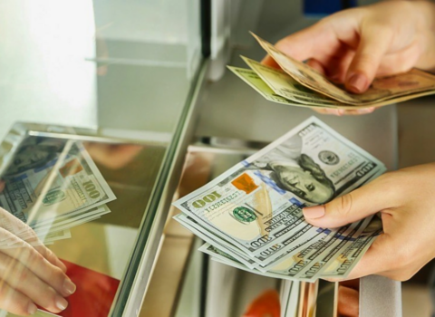 Qonşu ölkədə dollar kəskin bahalaşdı