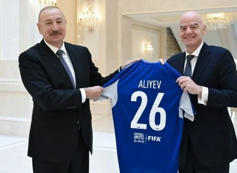 İnfantinonun İlham Əliyevə hədiyyəsi