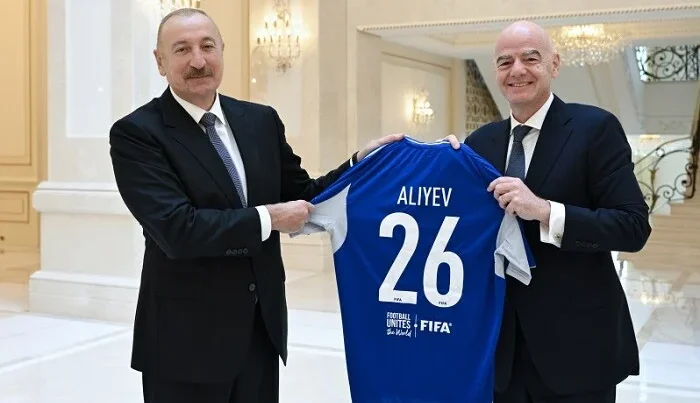 İnfantinonun İlham Əliyevə hədiyyəsi