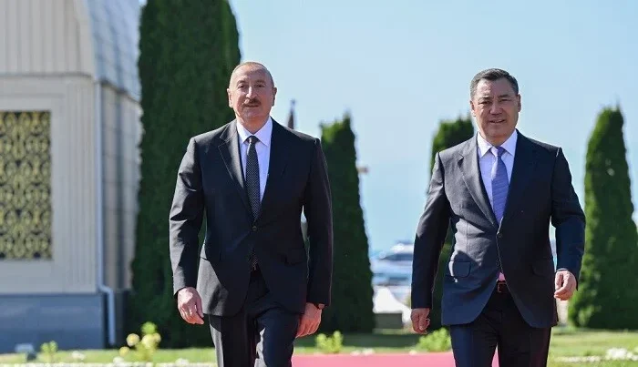İlham Əliyev “Irıs Ordo” Konqres Mərkəzinə gəldi