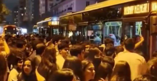 Minlərlə tələbə, uzun növbələr – “Elmlər Akademiyası”nda avtobusların sayı ARTIRILACAQ?