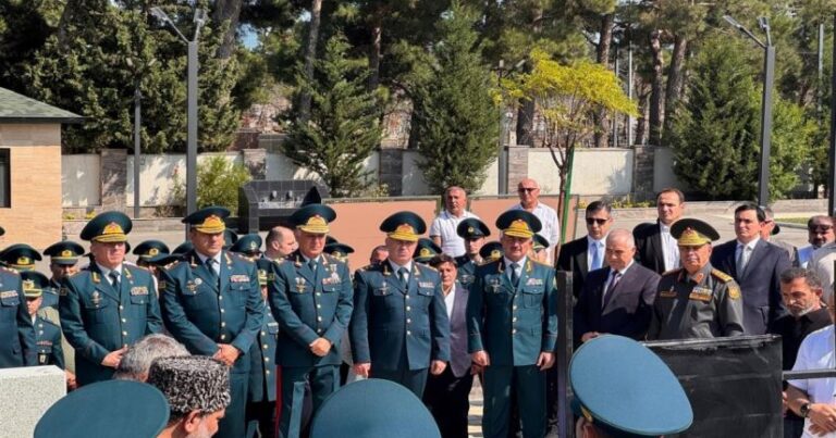 General-mayor İsgəndər Allahverdiyev Hərbi Memorial Məzarlıqda dəfn edildi General-mayor İsgəndər Allahverdiyev Hərbi Memorial Məzarlıqda dəfn edildi