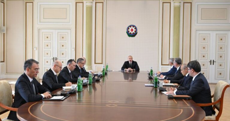 Prezident İlham Əliyev Azərbaycanda dağ-mədən sənayesinin inkişafını əngəlləyən səbəblərə toxunub