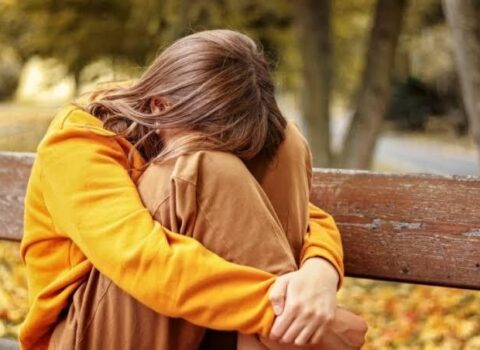 Payız depressiyasına qarşı mübarizə: Psixoloqdan VACİB AÇIQLAMA
