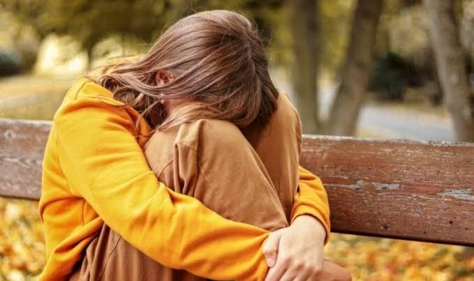 Payız depressiyasına qarşı mübarizə: Psixoloqdan VACİB AÇIQLAMA