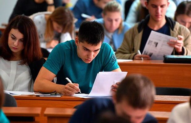 Ali məktəbə qəbulda yeni yanaşma: Testlər dəyişir, bacarıqlar önə çıxır