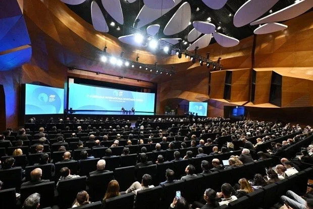 Forum başa çatdı: 10,8 milyard dollarlıq sənəd imzalandı 