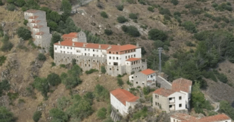Bir mənzil qiymətinə kənd aldı – Fotolar