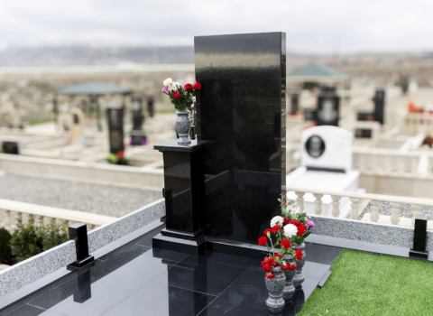 Qəbir daşları eyni formada olacaq? – İlahiyyatçıdan AÇIQLAMA