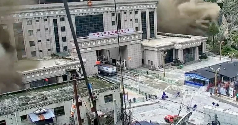 Nepal faciəsi: əhaliyə niyə gec xəbərdarlıq edilib? Nepal faciəsi: əhaliyə niyə gec xəbərdarlıq edilib?