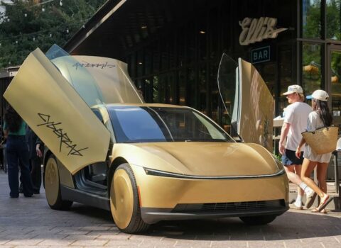 Tesla Teksasda sükansız və pedalsız “Cybercab” taksilərini yollara buraxdı – FOTO