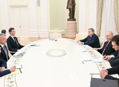 Kremldə KRİTİK GÖRÜŞ BAŞLADI – Putin amerikalıları qəbul etdi