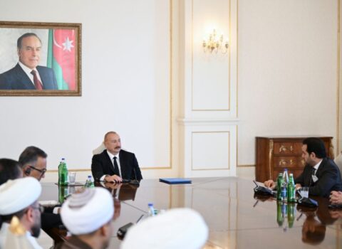 “Onun vitse-prezidentinin evindən çamadanlarla dolu milyonlarla dollar çıxdı, hamısını ört-basdır etdilər”
