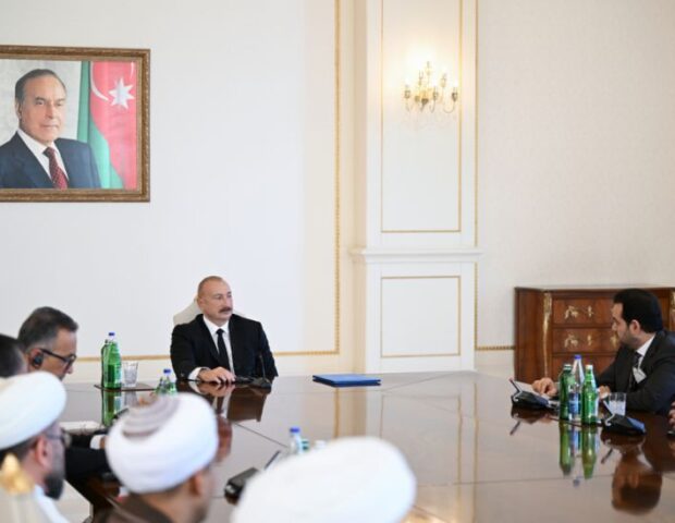 “Onun vitse-prezidentinin evindən çamadanlarla dolu milyonlarla dollar çıxdı, hamısını ört-basdır etdilər”