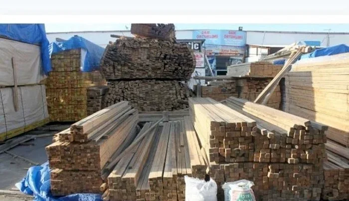 Dərnəgüldəki taxta bazarında meyit tapıldı