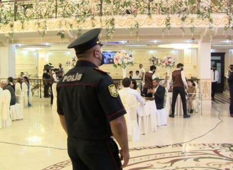 Polis bu toyun qarşısını aldı