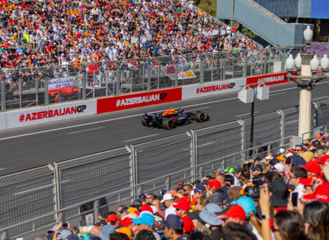 Formula 1: yeni tribuna quraşdırıldı