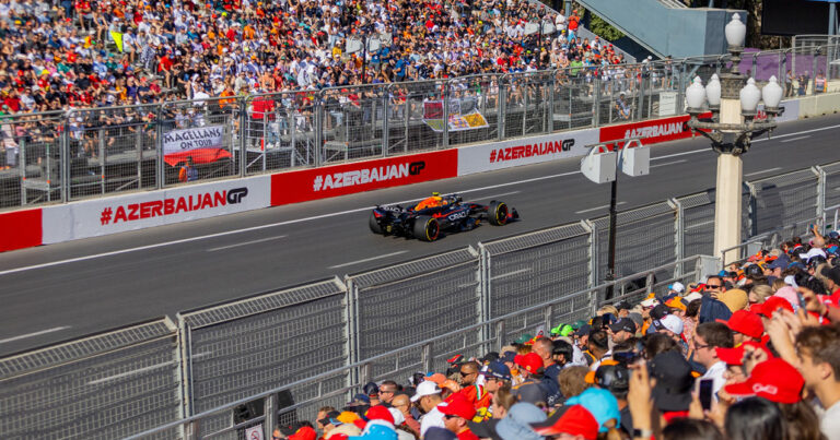 Formula 1: yeni tribuna quraşdırıldı