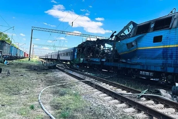 Rusiya ordusu Ukraynada vacib dəmir yolunu vurdu