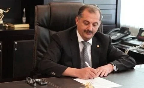 Vilyam Hacıyevin hərracda satılan maşınlarını oğlu alıbmış