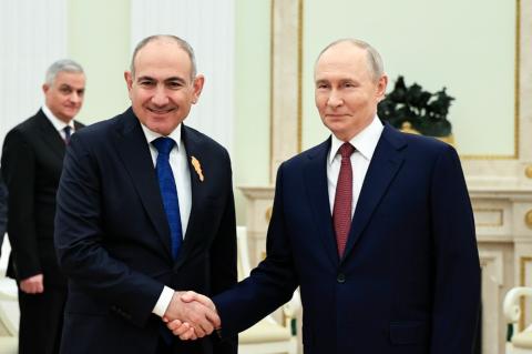 Putin-Paşinyan görüşü başladı