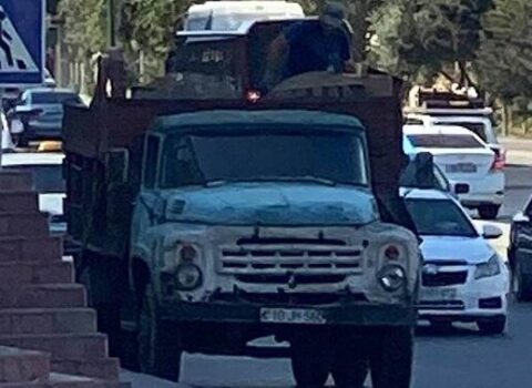 Bakıda zibil maşını yaşlı kişini vurub öldürdü