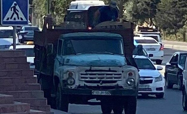 Bakıda zibil maşını yaşlı kişini vurub öldürdü