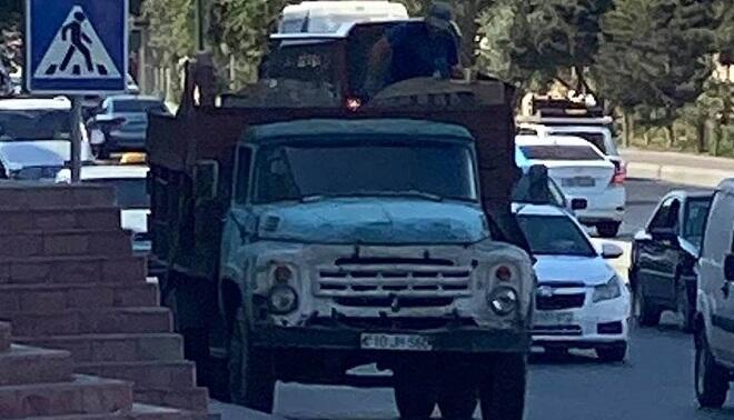 Bakıda zibil maşını yaşlı kişini vurub öldürdü Bakıda zibil maşını yaşlı kişini vurub öldürdü
