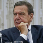 “Der Spiegel”: Gerhard Şröder Rusiyada gördüyü işə görə pul almaqla sanksiyalardan necə yan keçə bilər?