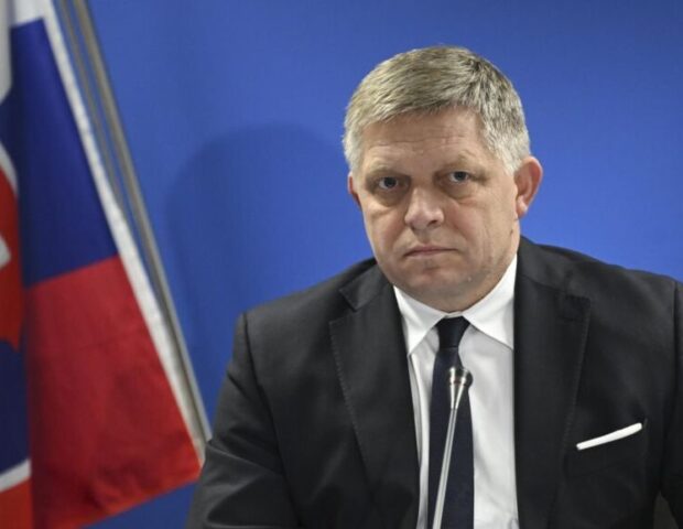 Slovakiyanın baş naziri Praqada şok protestlə üzləşdi: Ona “Rusiyaya rədd ol!” qışqırdılar