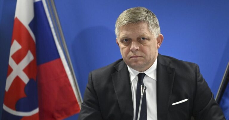 Slovakiyanın baş naziri Praqada şok protestlə üzləşdi: Ona “Rusiyaya rədd ol!” qışqırdılar Slovakiyanın baş naziri Praqada şok protestlə üzləşdi: Ona “Rusiyaya rədd ol!” qışqırdılar