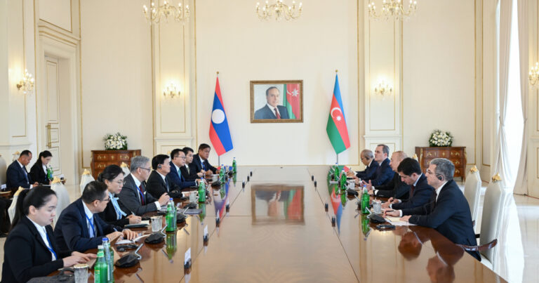 Azərbaycan və Laos prezidentləri mətbuata bəyanatlarla çıxış edirlər