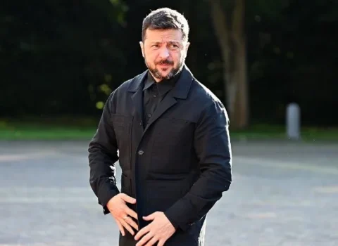 Zelenski tarixdə bu cür qarşılanan ilk lider oldu – VİDEO