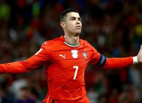 Qazancına görə bütün futbolçuları geridə qoydu